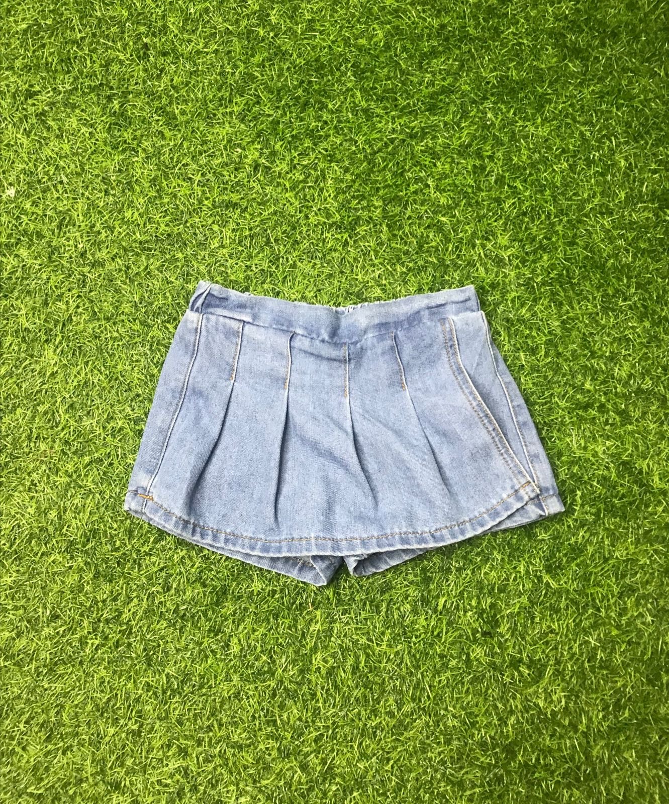 Pleated denim skort