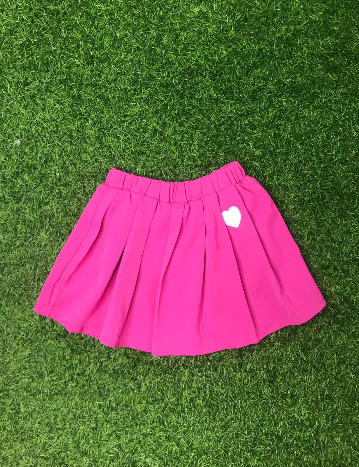 Pink pleated skirt (heart)