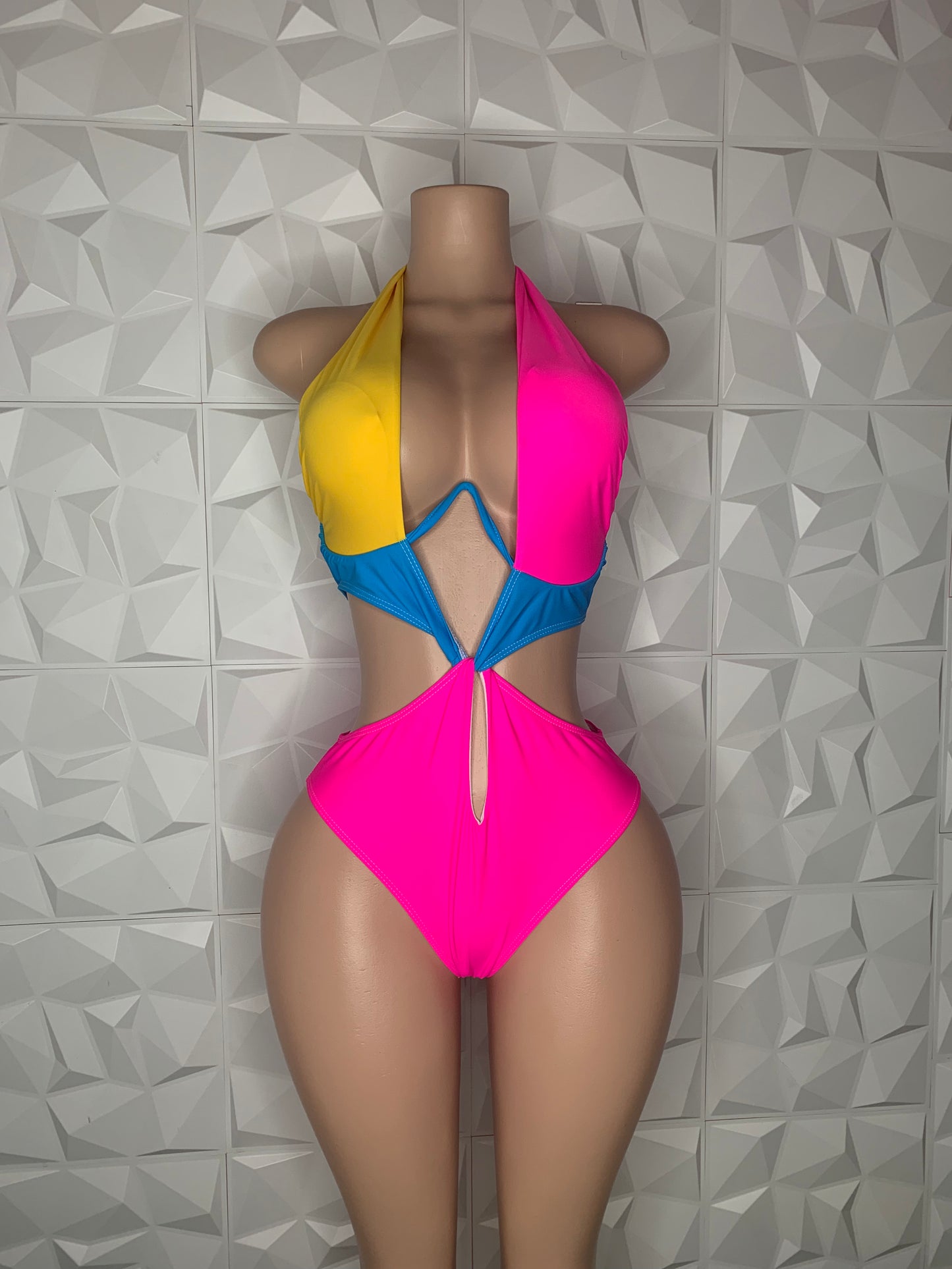 Multicolor swim wear